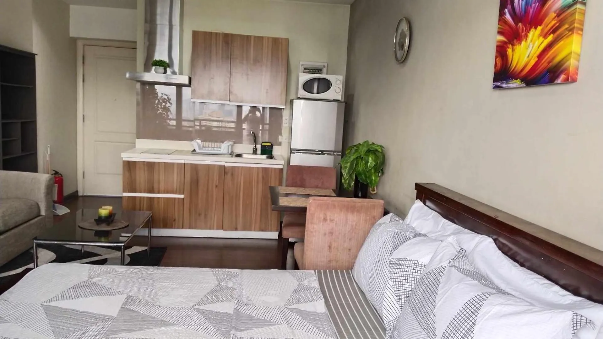 Homestead Manila Apartment